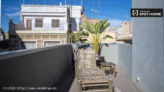 Piso dúplex de 1 habitación en alquiler en Ciutat Vella - VALENCIA