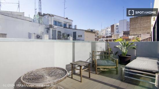 Piso dúplex de 1 habitación en alquiler en Ciutat Vella - VALENCIA