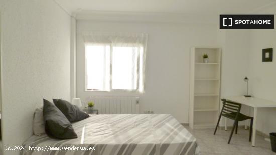 Habitación en piso compartido en La Magdalena, Zaragoza - ZARAGOZA