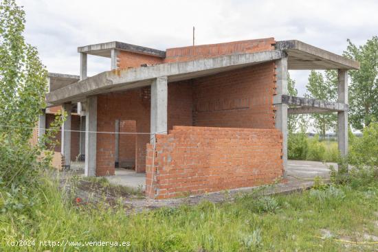 CHALET INDIVIDUAL EN CONSTRUCCIÓN, EN LA URBANIZACION  EL SOTO , ALDEAMAYOR DE SAN MARTIN - VALLADO