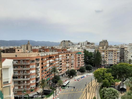 Atico en la plaza Circular - MURCIA