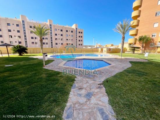 COQUETO APARTAMENTO EN RESIDENCIAL CON PISCINA, CERCA DEL MAR. - MURCIA