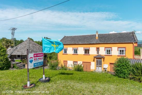  CASA EN CASTRO(GRANDAS DE SALIME) - ASTURIAS 