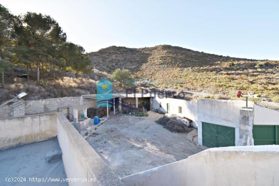 FANTÁSTICA CASA DE CAMPO CON GRAN TERRENO ALREDEDOR - REF 1700 - MURCIA