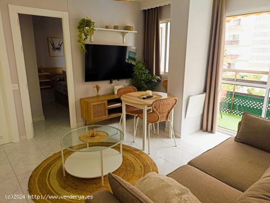 Magnifico apartamento cerca del Parque de la Paloma y de la playa en Benalmádena. - MALAGA