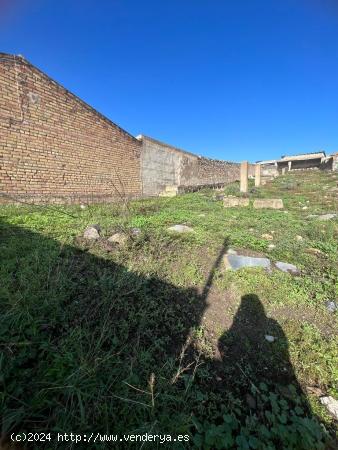 SOLAR DE 770M2 EN LA ZONA DE BARRIO HONDILLO, GERENA. - SEVILLA