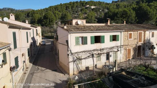  ¡Oportunidad Única en Pueblo Andratx! Casa de Dos Viviendas con Vistas a la Montaña - BALEARES 