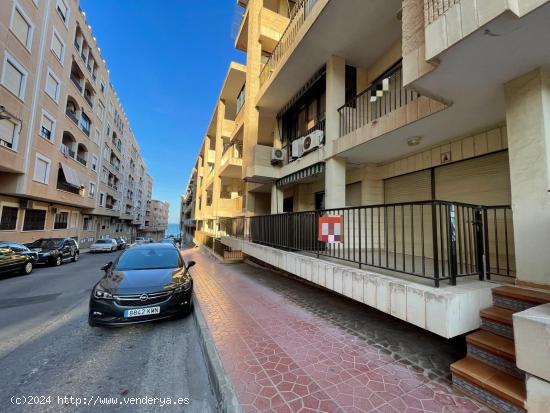 FANTASTICO DUPLEX EN PLANTA BAJA A 100 METROS DE LAS PLAYAS DE GUARDAMAR DEL SEGURA, COSTA BLANCA - 