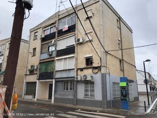  CASABANCO VENDE PISO DE  TRES DORMITORIOS EN ALMENDRALEJO - BADAJOZ 