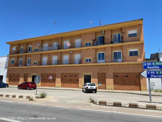 CASABANCO VENDE PISO DE TRES DORMITORIOS EN MONESTERIO. - BADAJOZ