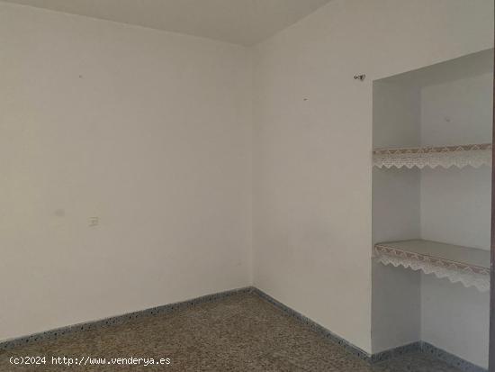 CASABANCO VENDE CASA EN PERALEDA DEL ZAUCEJO. - BADAJOZ