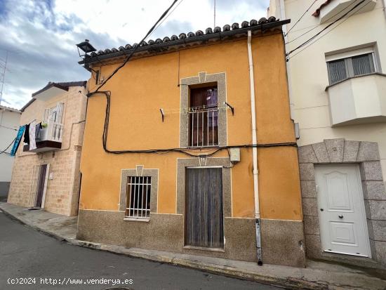 CASABANCO VENDE CASA DE TRES DORMITORIOS EN  NAVALMORAL DE LA MATA. - CACERES