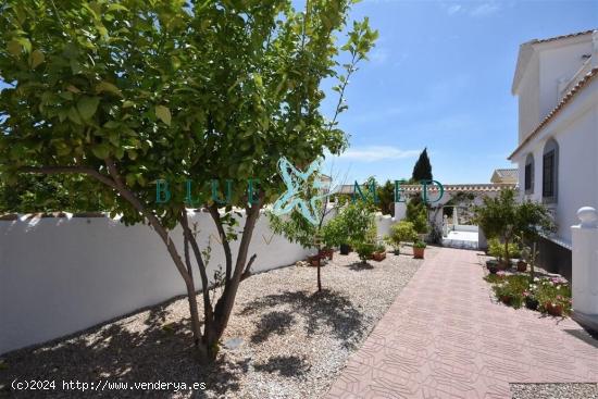 Villa NEPTUNO en parcela espaciosa con piscina propia - MURCIA