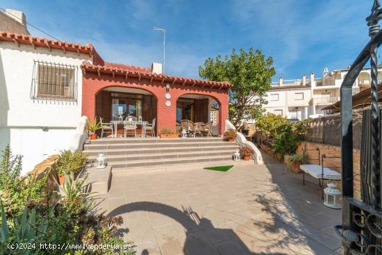 Chalet pareado en Punta Prima (Orihuela costa) - ALICANTE