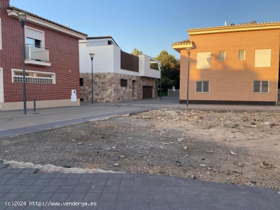 ¡¡¡Solar urbano en Lliria sin gastos de Inmobiliaria!!! - VALENCIA