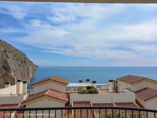 Moderno apartamento con espectaculares vistas al mar en Altea - ALICANTE