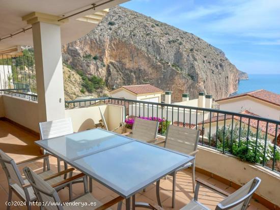 Moderno apartamento con espectaculares vistas al mar en Altea - ALICANTE