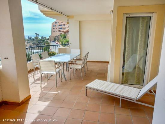 Moderno apartamento con espectaculares vistas al mar en Altea - ALICANTE