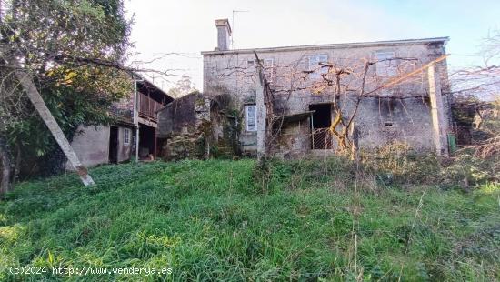 Casa para reformar  con terreno en A Estrada. - PONTEVEDRA