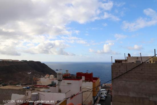 Piso - dúplex en la zona de Ladera Alta con terraza y vistas al mar - LAS PALMAS