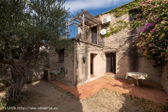 Unifamiliar adosada en venta  en Capmany - Girona