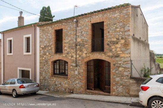 Unifamiliar adosada en venta  en Capmany - Girona