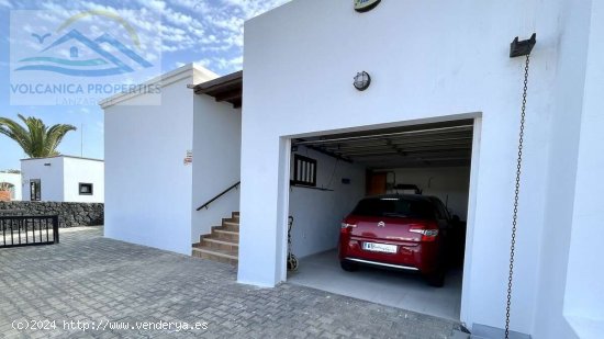 (Ref.496433 / JOHB) Villa orientada al sur con garaje y amplios jardines en Playa Blanca - Yaiza