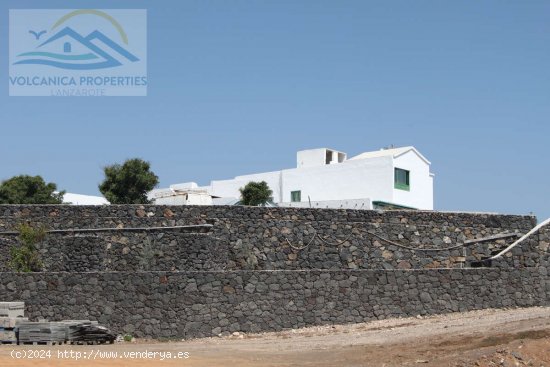 Casa tradicional con un apartamento de 2 dormitorios y vistas al mar en Tías - Tías