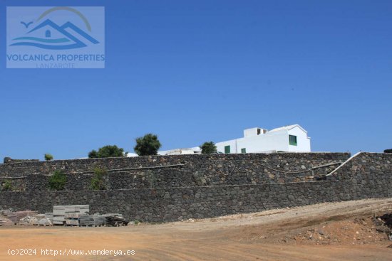 Casa tradicional con un apartamento de 2 dormitorios y vistas al mar en Tías - Tías