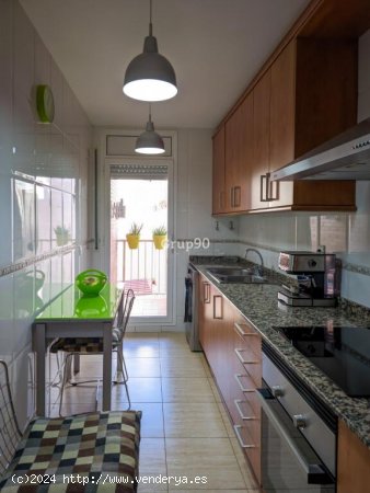 EXCELENTE PISO AMUEBLADO DE 3 HABITACIONES CON PARQUING.