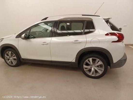 Peugeot 2008   1.2 PureTech 81KW (110CV)S&S EAT6 Allure - Huelva