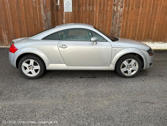 Audi TT Coupe 1.8T 180 CV - Sada