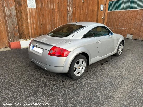 Audi TT Coupe 1.8T 180 CV - Sada