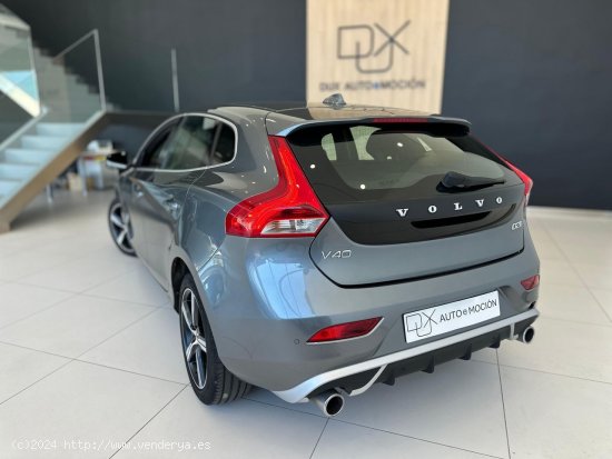 Volvo V40 2.0 D2 RDesign Momentum 5p - Zaratán