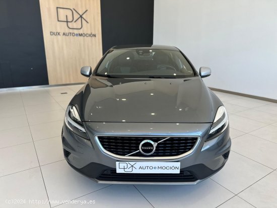 Volvo V40 2.0 D2 RDesign Momentum 5p - Zaratán