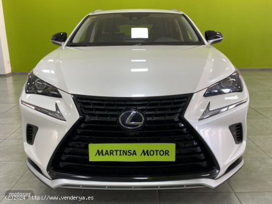 Lexus NX 300h Premium 2WD de 2021 con 22.000 Km por 37.800 EUR. en Malaga