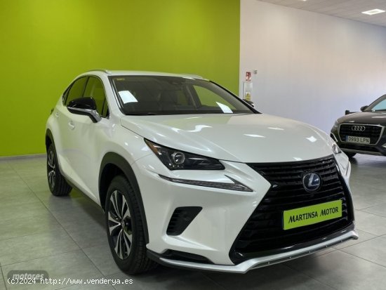 Lexus NX 300h Premium 2WD de 2021 con 22.000 Km por 37.800 EUR. en Malaga