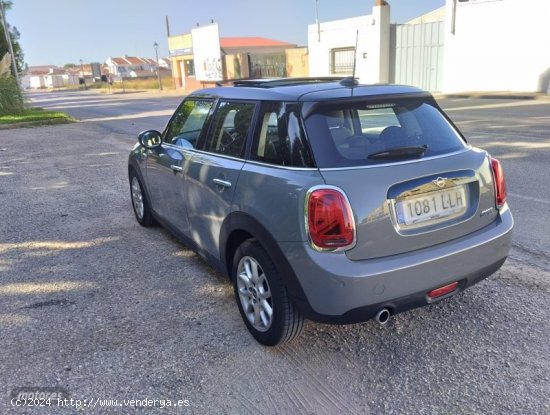 Mini Cooper 136 cv Auto de 2020 con 42.000 Km por 20.900 EUR. en Madrid