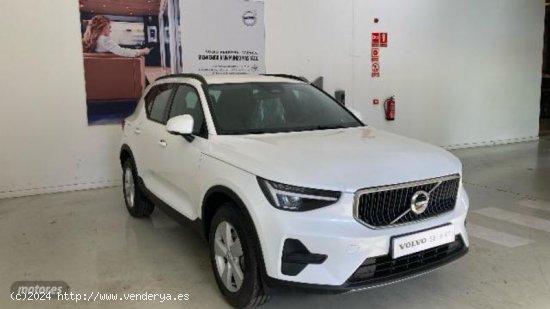 Volvo XC40 2.0 B3 ESSENTIAL AUTO 163 5P de 2024 con 1 Km por 35.750 EUR. en Cadiz