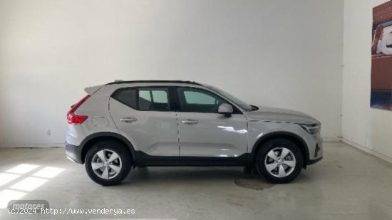 Volvo XC40 2.0 B3 ESSENTIAL AUTO 163 5P de 2024 con 1 Km por 35.750 EUR. en Cadiz