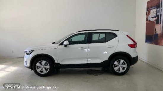 Volvo XC40 2.0 B3 ESSENTIAL AUTO 163 5P de 2024 con 1 Km por 35.750 EUR. en Cadiz