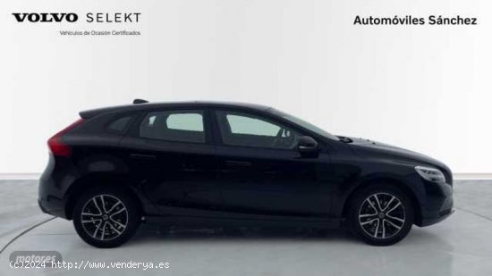 Volvo V 40 2.0 D2 MOMENTUM 120 5P de 2019 con 79.000 Km por 18.900 EUR. en Zaragoza