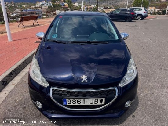 Peugeot 208 1.2 PureTech Style 82 de 2014 con 118.000 Km por 6.000 EUR. en Castellon