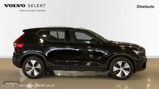 Volvo XC40 XC40 Core, B3 Mild-Hybrid, Benzin de 2023 con 25.093 Km por 34.800 EUR. en Barcelona