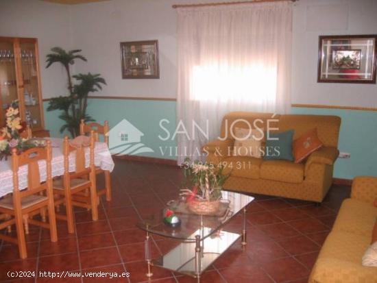 SE VENDE CHALET EN ASPE - ALICANTE