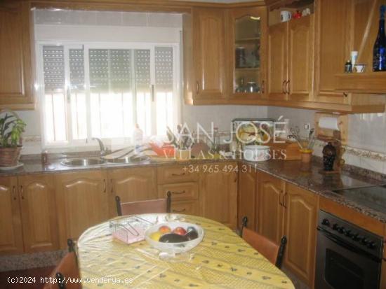 SE VENDE CHALET EN ASPE - ALICANTE