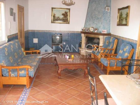 SE VENDE CHALET EN NOVELDA - ALICANTE