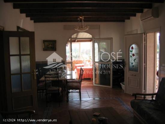 SE VENDE CHALET EN NOVELDA - ALICANTE