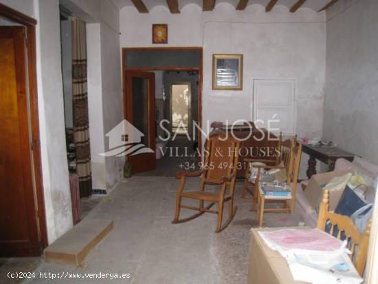 VENTA DE CASA PARA REFORMAR EN BUENA ZONA EN ASPE - ALICANTE