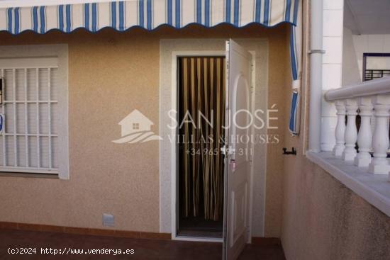 Inmobiliaria San Jose Villas and Houses vende piso en Torrevieja - ALICANTE